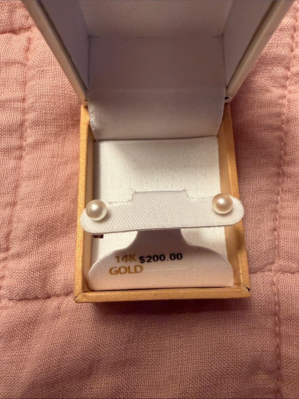 Forever 21 Cream Pearl Stud Earrings